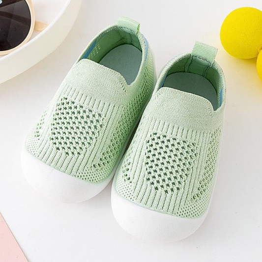 Patogūs, kvėpuojantys ir neslystantys batukai vaikams nuo 1 iki 3 metų