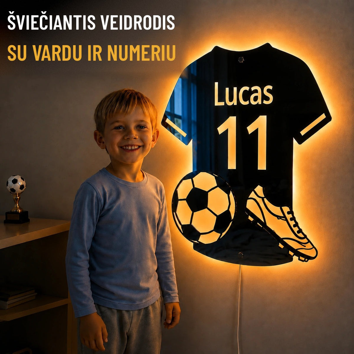 Šviečiantys futbolo marškinėliai su vardu ir numeriu