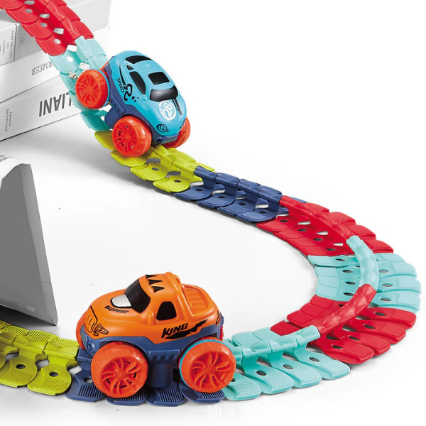 Antigravitacinė lanksti automobilių trasa su automobiliu