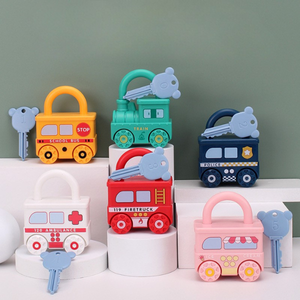 Montessori traukinukai su spynelėmis ir rakteliais