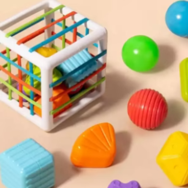 Rūšiavimo kubas – edukacinis lavinamasis žaislas vaikams