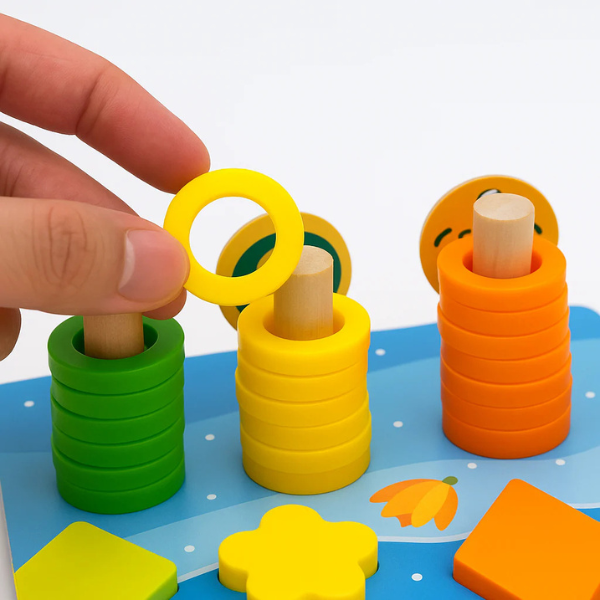 Montessori medinis lavinamasis žaidimų stalas